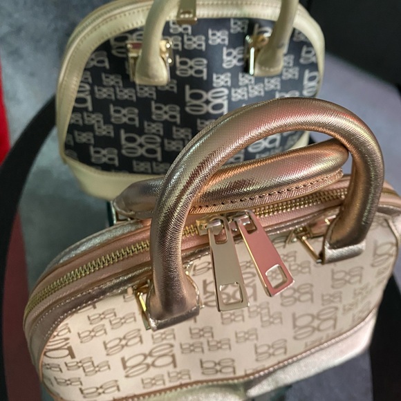 Signature Bebe Black & Gold Handbag Almost New 10” W 7 1/2” H‼️❤️🔥❤️🔥 - Picture 7 of 9